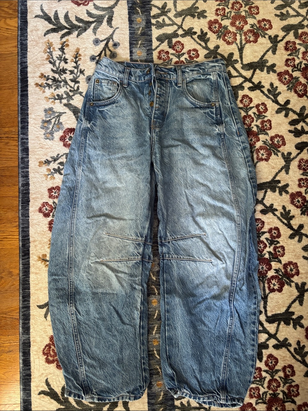 We The Free Women’s Relaxed Light Blue Washed Barrel Denim Jeans